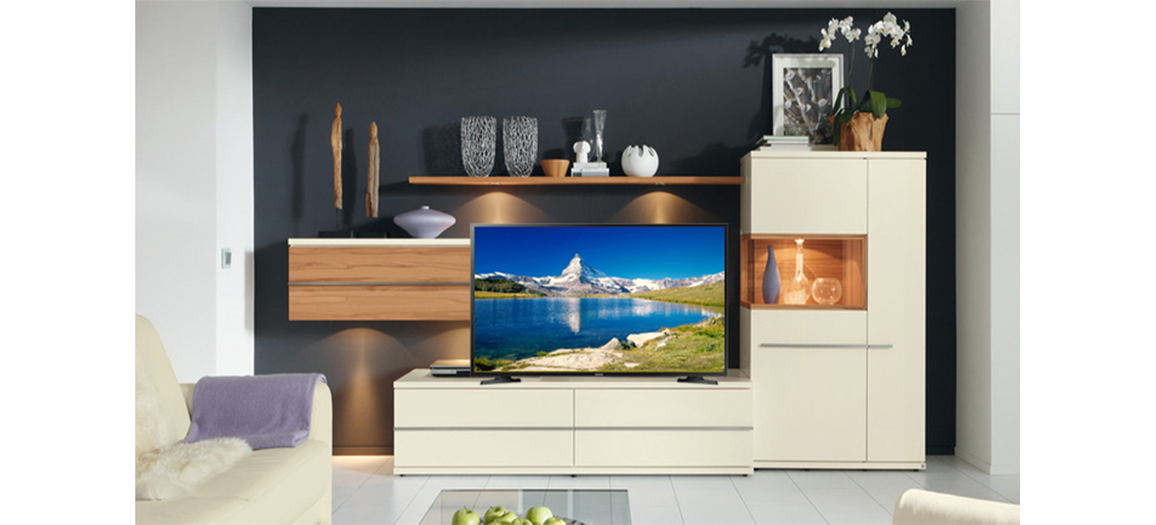 Kiểu dáng sang trọng của Smart Tivi Samsung 32 inch 32T4300